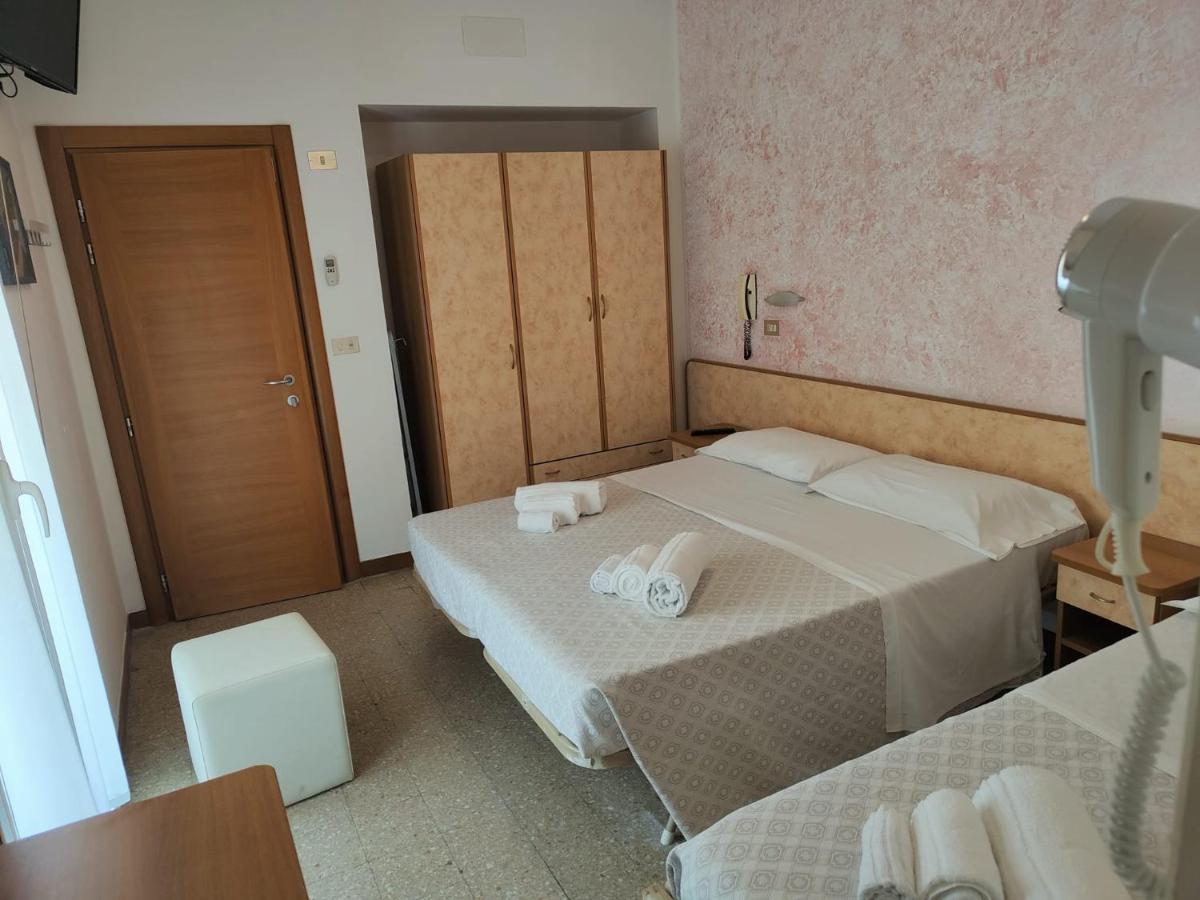 Hotel Gioiella Ρίμινι Εξωτερικό φωτογραφία
